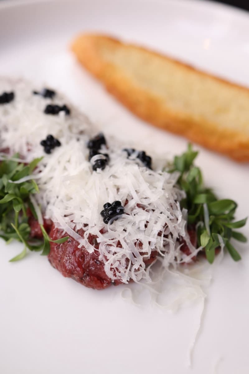 Tartar Semnătură, Mousse de Parmezan cu Trufe